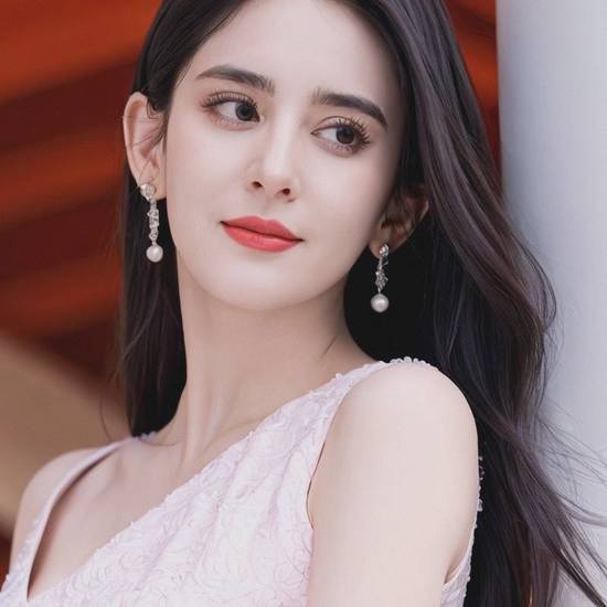 古力娜扎是什么臉型，古力娜扎的精致瓜子臉型解析
